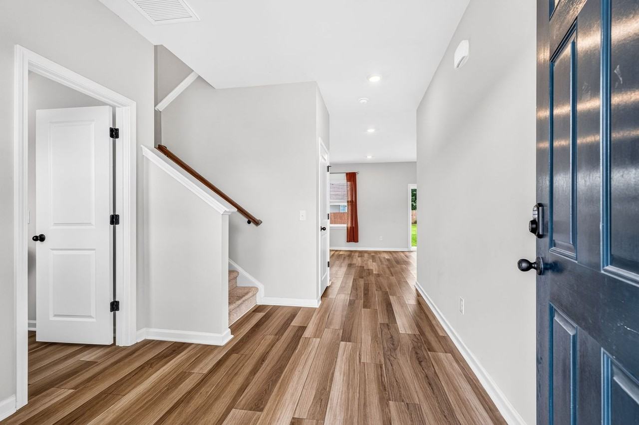 705 Mcroy St - Photo 5 of 41