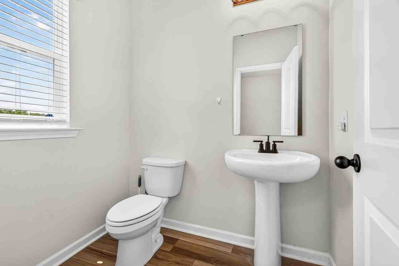 705 Mcroy St - Photo 7 of 41