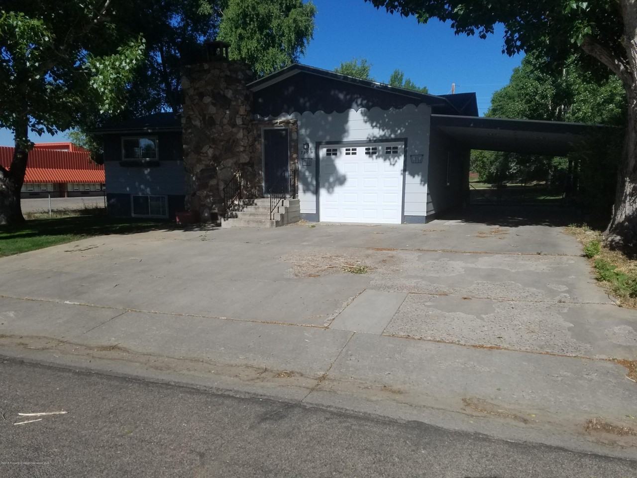 730 Green St - Photo 3 of 21