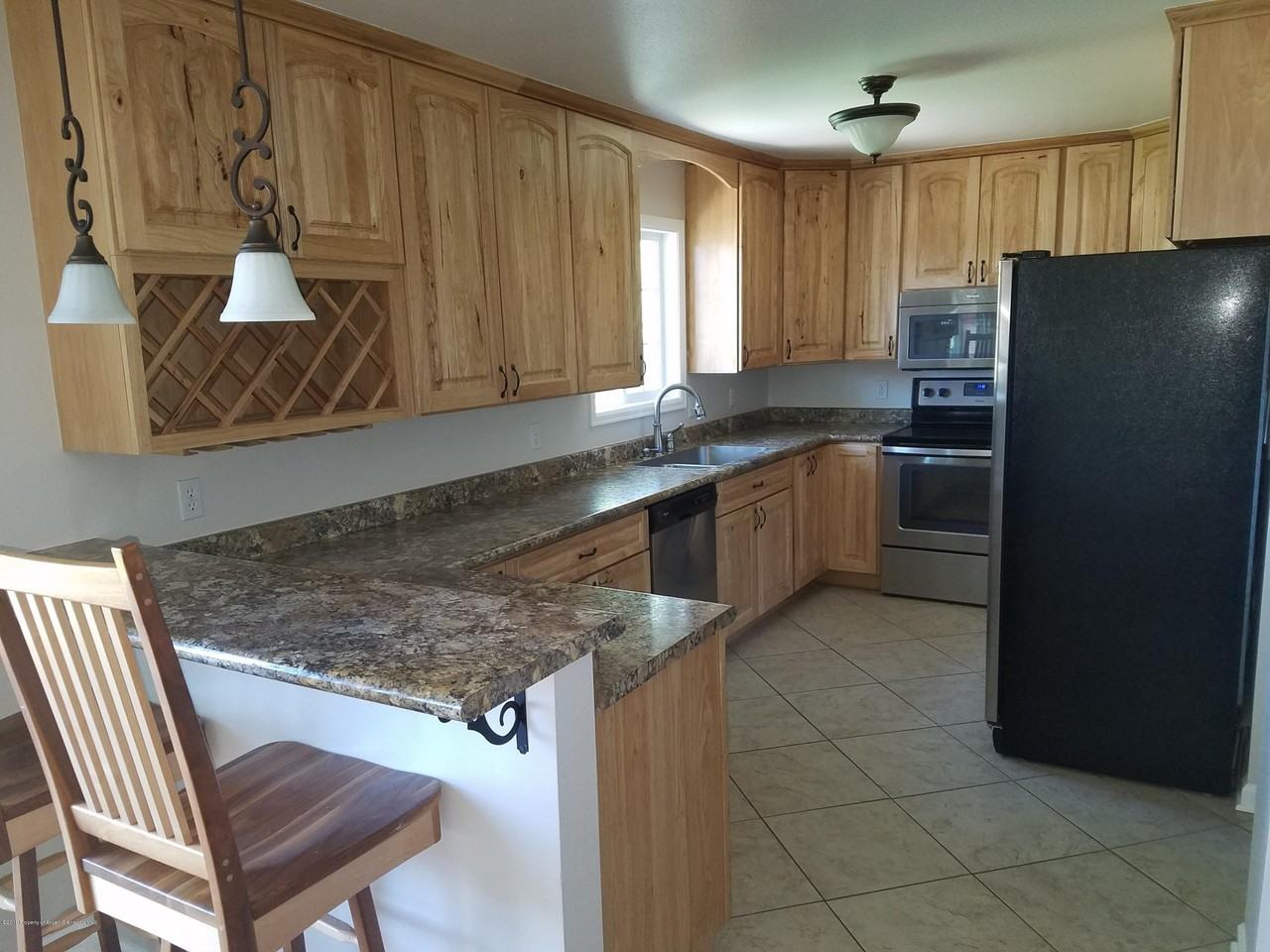 730 Green St - Photo 5 of 21