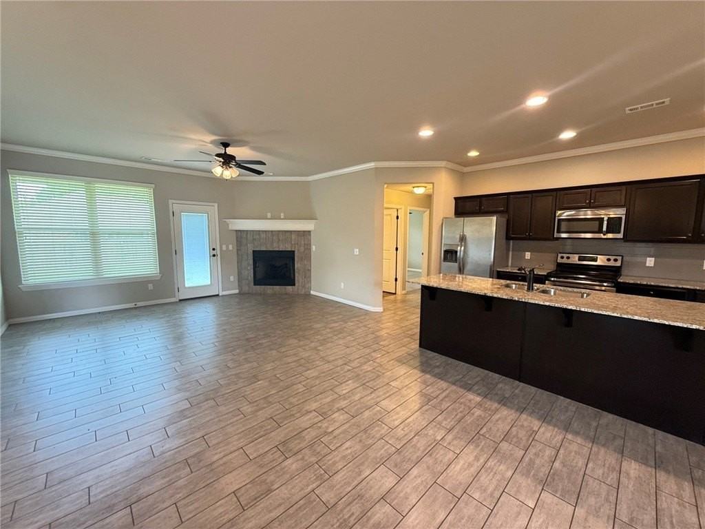 1486 S Blue Willow Ave - Photo 2 of 14