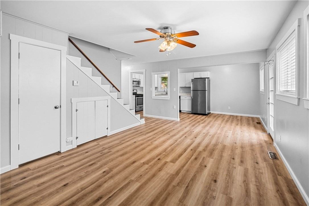 574 S Sang Ave - Photo 4 of 19