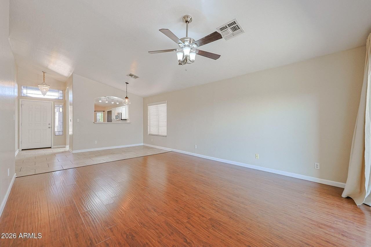 8747 W Adam Ave - Photo 7 of 34