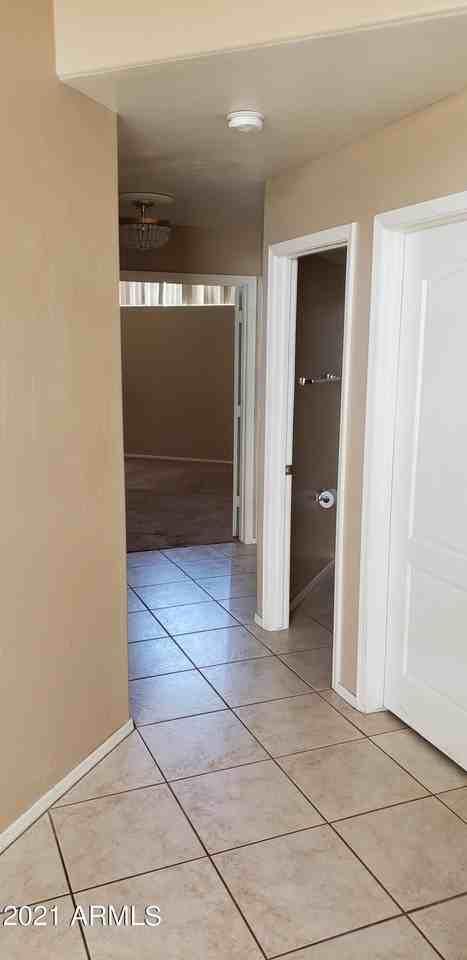 16402 N 39th Pl - Photo 4 of 26