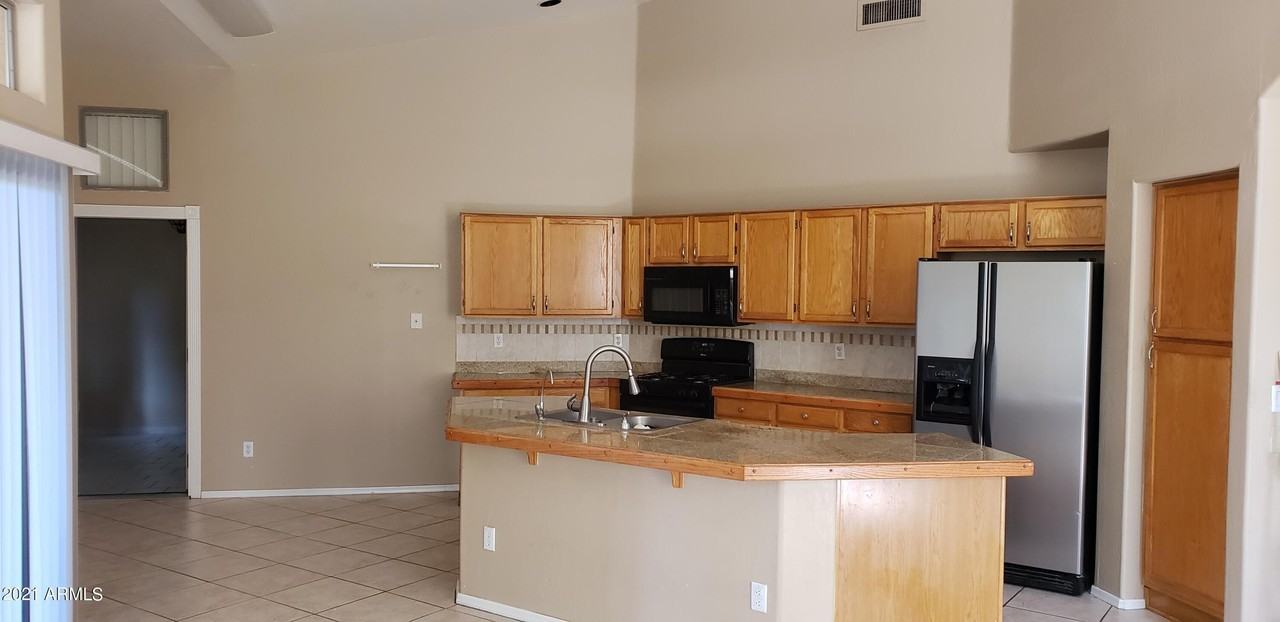 16402 N 39th Pl - Photo 5 of 26