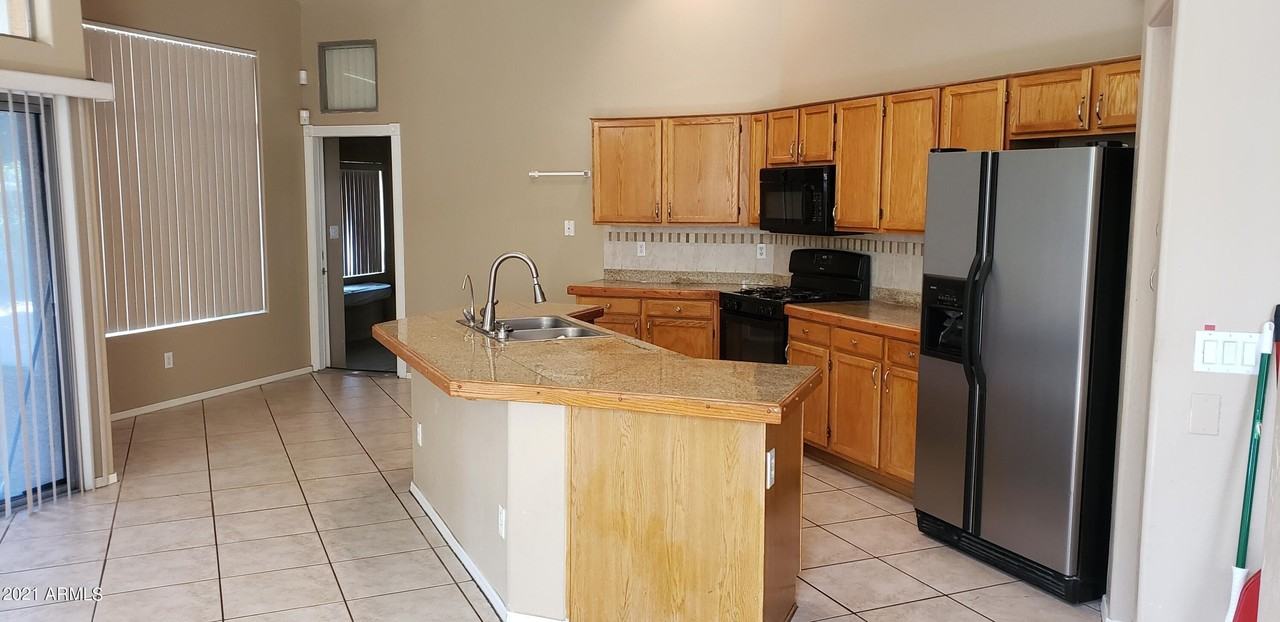 16402 N 39th Pl - Photo 6 of 26