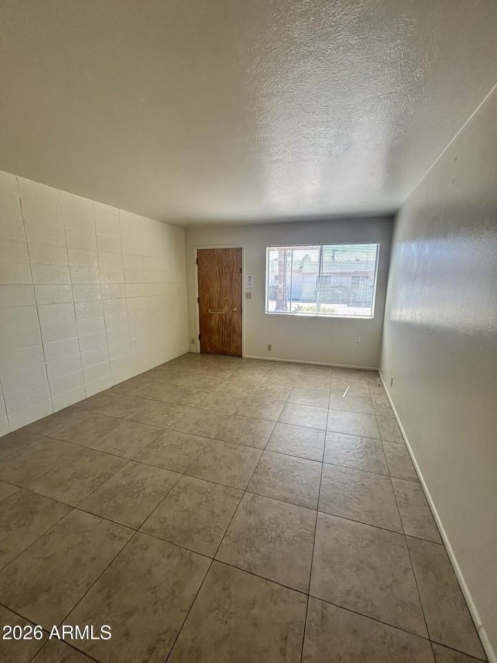 5233 E University Dr #B - Photo 5 of 26