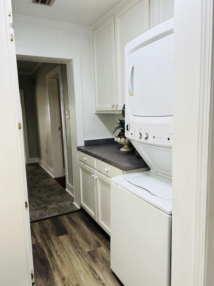 1118 Academy St - Photo 6 of 11