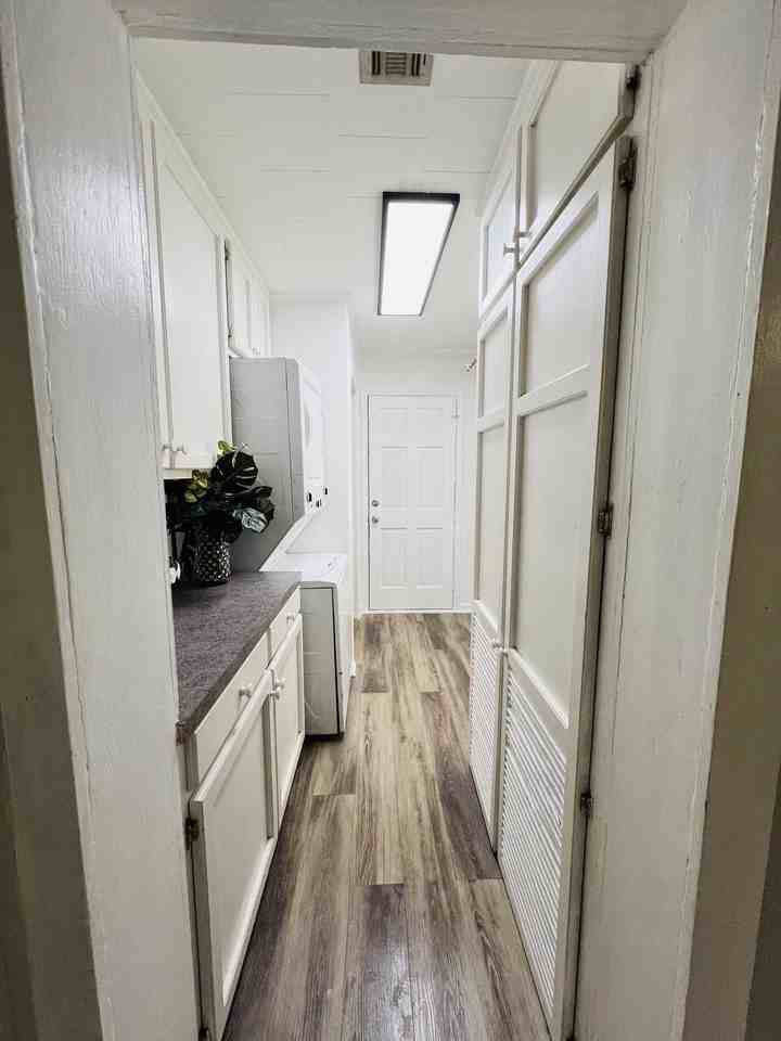 1118 Academy St - Photo 7 of 11