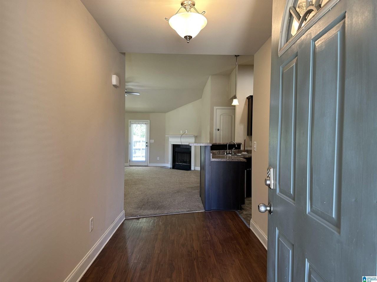480 River Crest Dr N - Photo 2 of 17