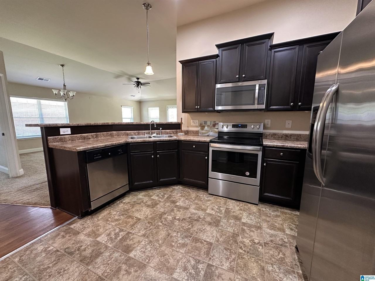 480 River Crest Dr N - Photo 5 of 17