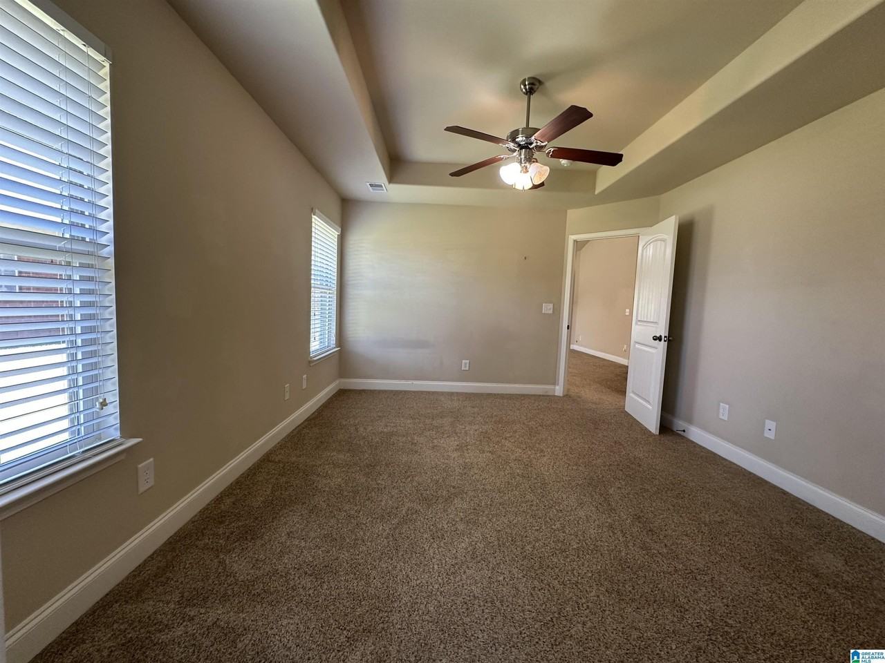 480 River Crest Dr N - Photo 7 of 17