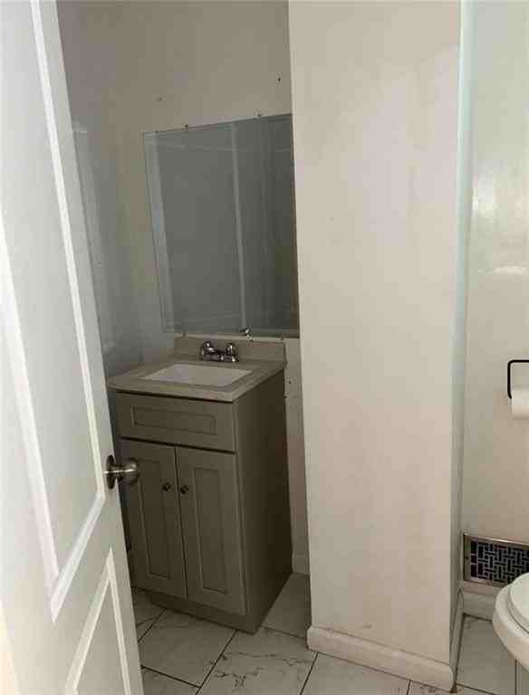 2292 Ralph Ave - Photo 7 of 8