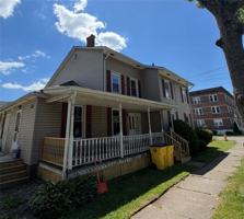 featured image of 352 Walnut St