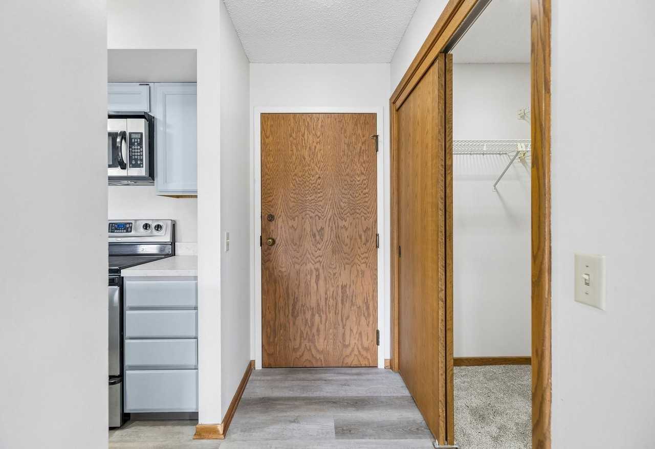 139 N 11th St #1003 - Photo 3 of 25