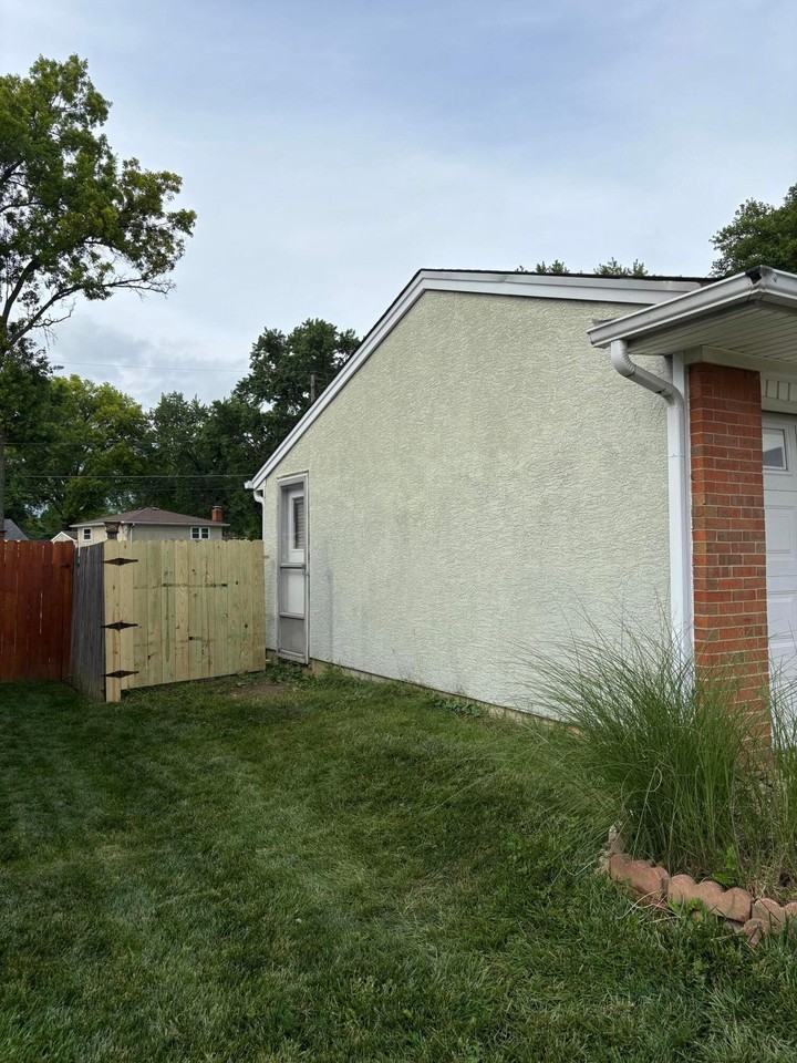 4900 Kresge Dr - Photo 3 of 15