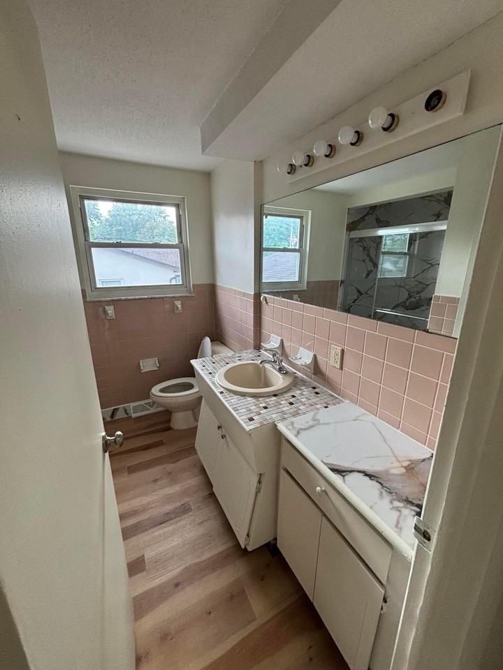 4900 Kresge Dr - Photo 7 of 15