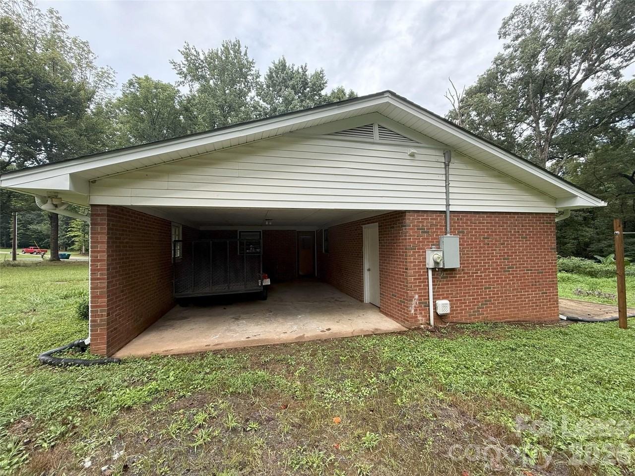 4001 Peggy Ln - Photo 2 of 10