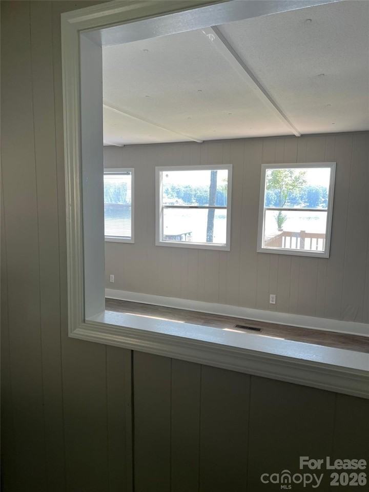6950 Ingleside Dr - Photo 5 of 12