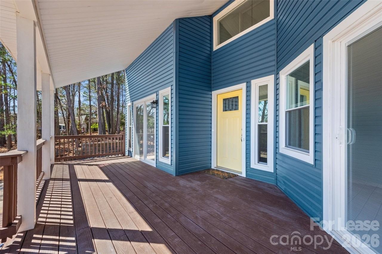 16149 Horoa Ct - Photo 3 of 33