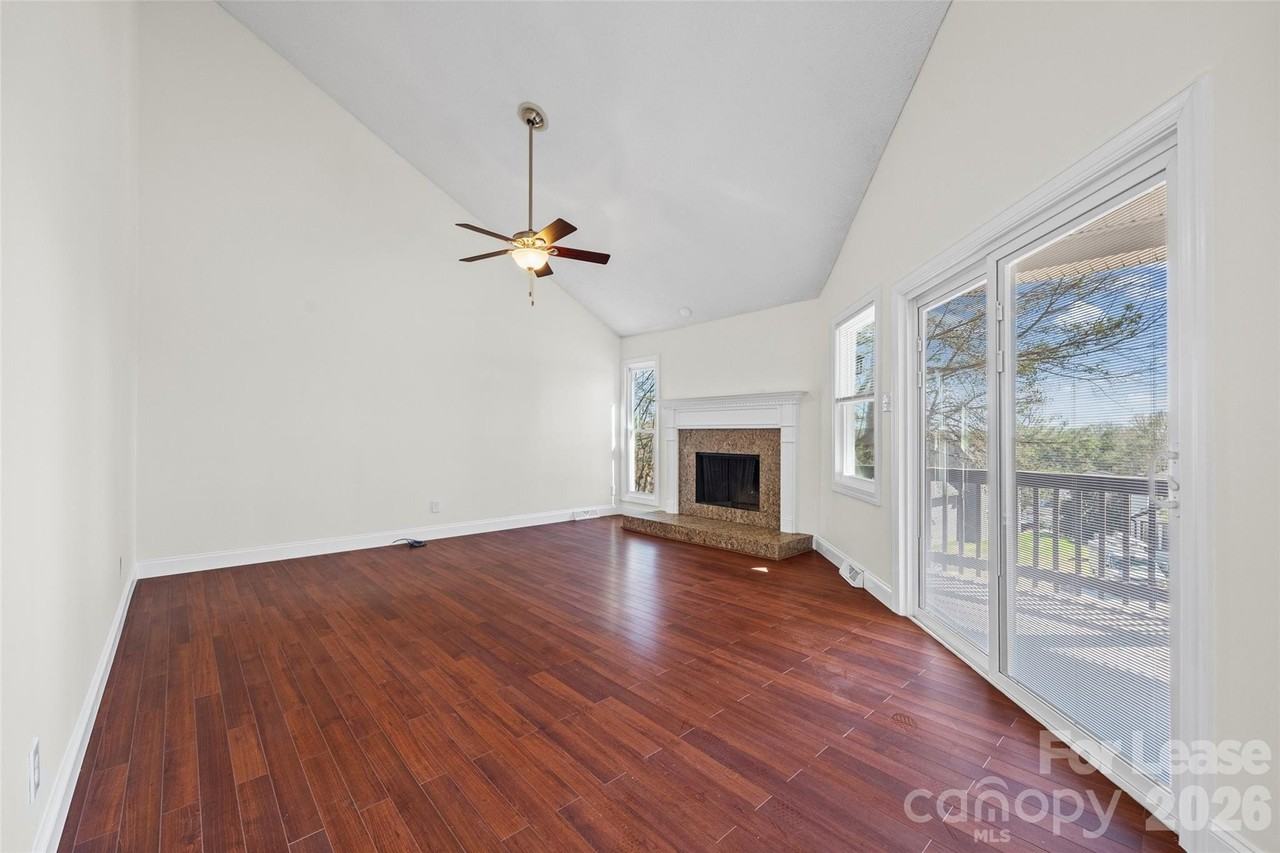 16149 Horoa Ct - Photo 5 of 33