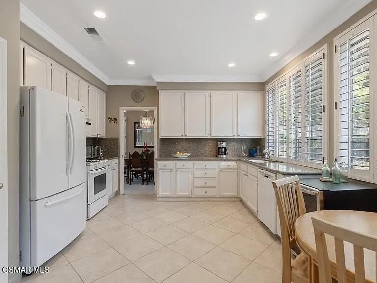 290 Virgo Ct - Photo 6 of 26