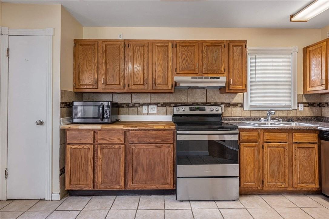 2451 Ned Dr - Photo 4 of 29