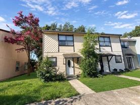 208 3rd St Se #E - Photo 1 of 1