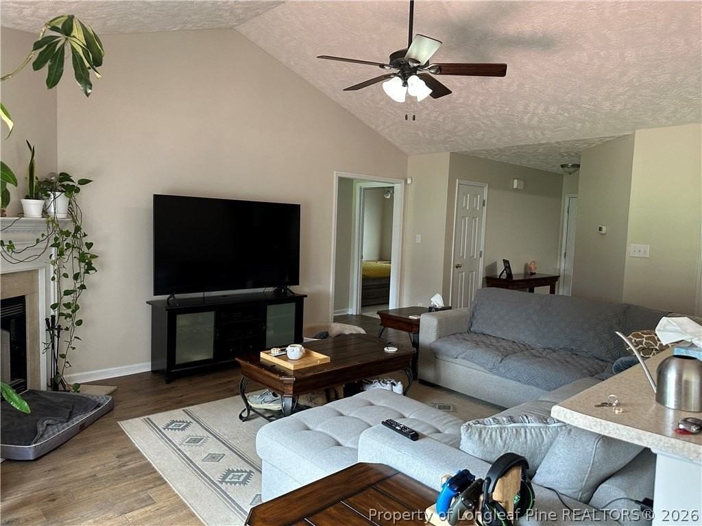 590 Americana Dr - Photo 4 of 38