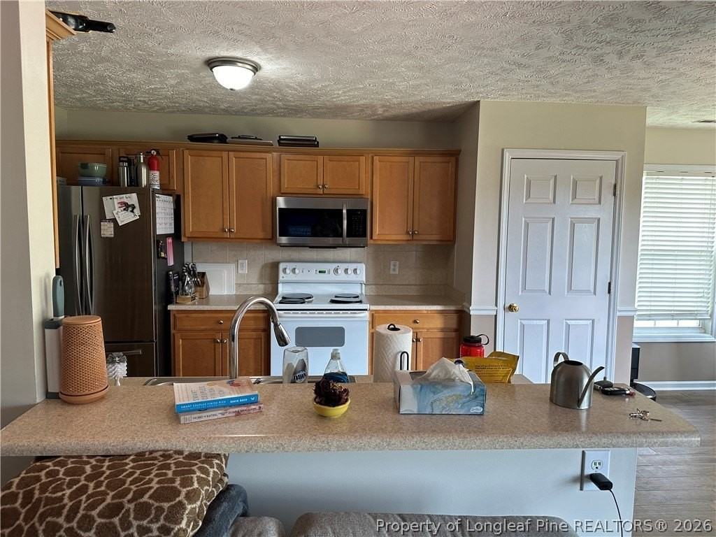 590 Americana Dr - Photo 7 of 38