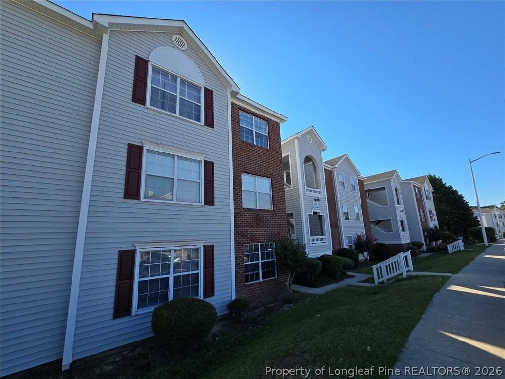 267 Waterdown Dr Apt 1 - Photo 2 of 38