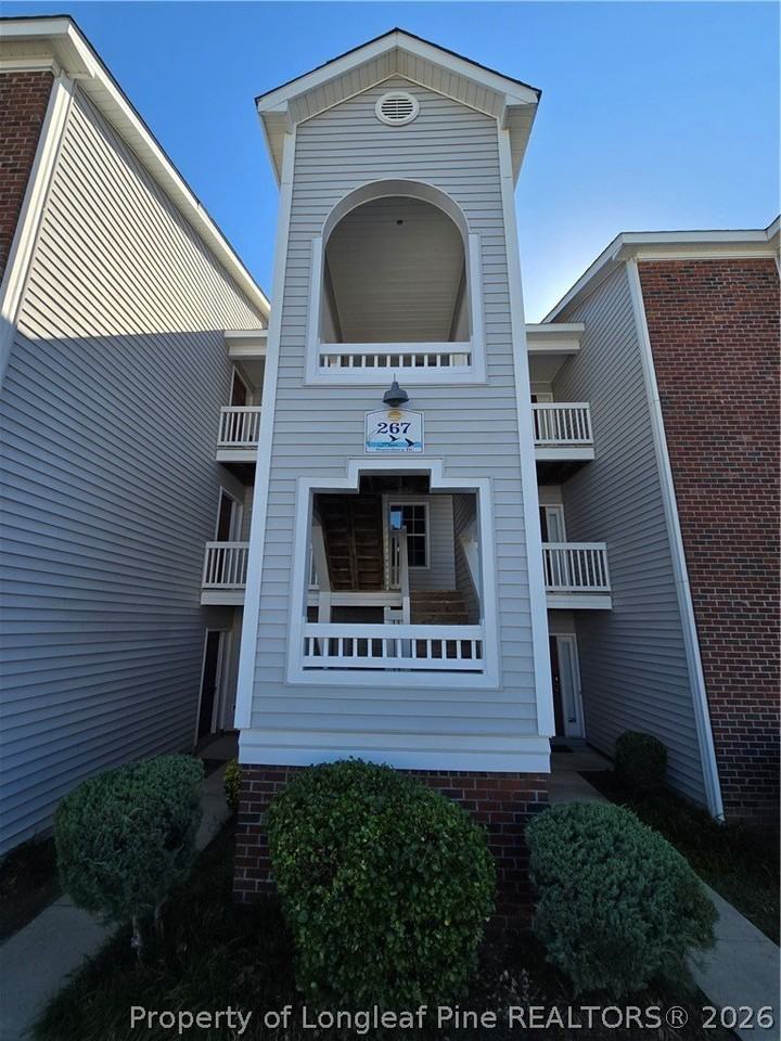 267 Waterdown Dr Apt 1 - Photo 4 of 38