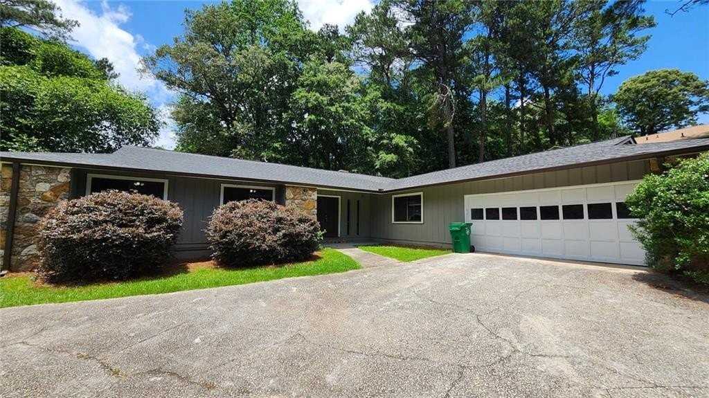 1693 Briarbend Ct - Photo 2 of 17