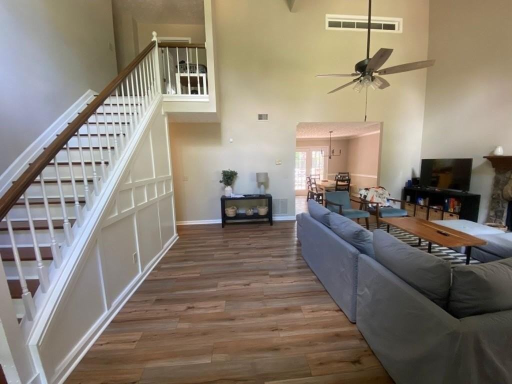 420 Ridge Ct - Photo 2 of 11