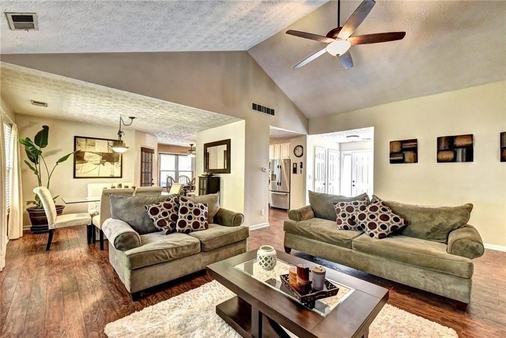 3940 Piper Glen Dr - Photo 3 of 48