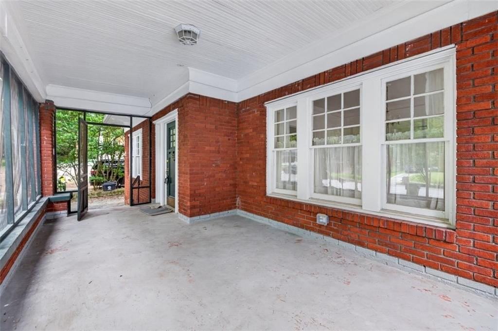 582 Clifton Rd Ne - Photo 3 of 49