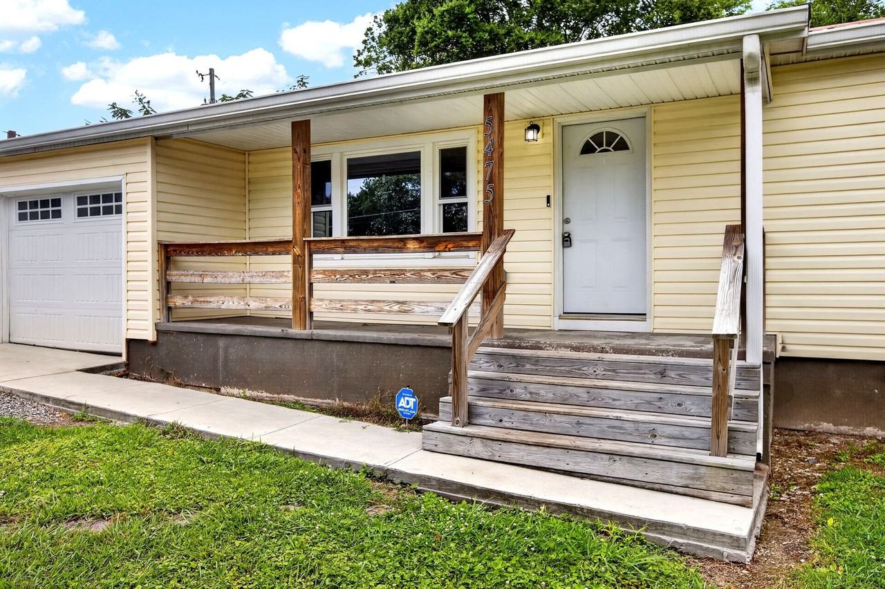 5475 Harpo St Nw - Photo 3 of 14