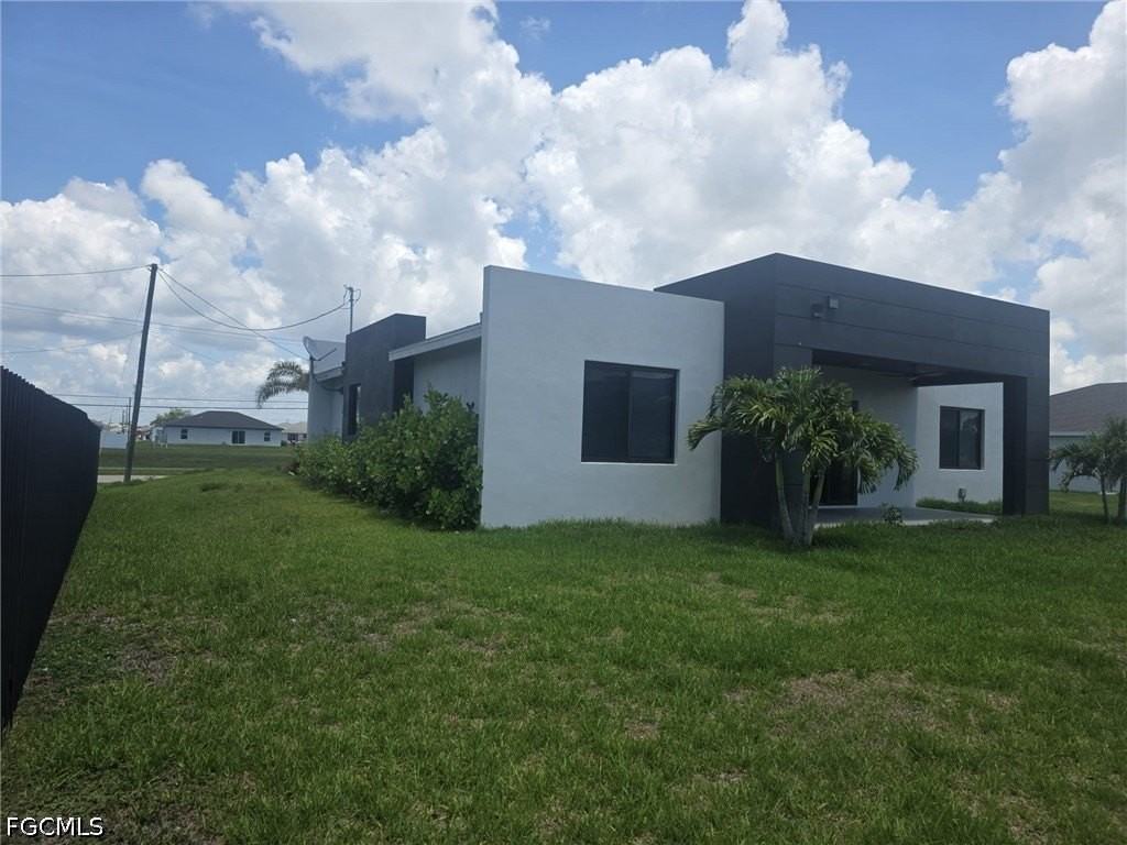 1220 Chiquita Blvd N - Photo 3 of 18