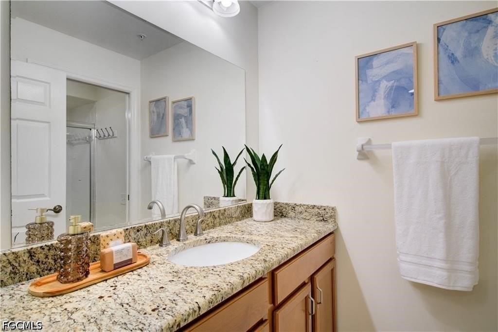 28044 Cavendish Ct - Photo 2 of 31