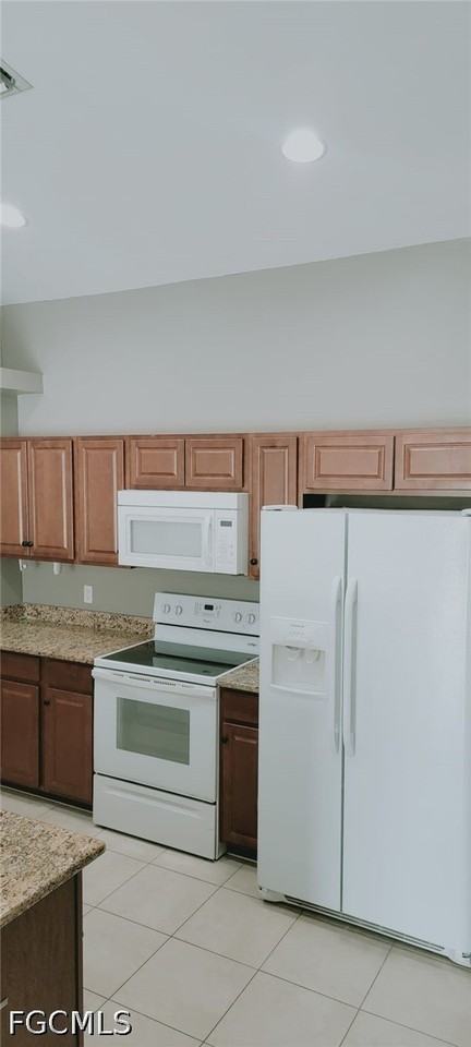 136 Se 12th Ter - Photo 5 of 14