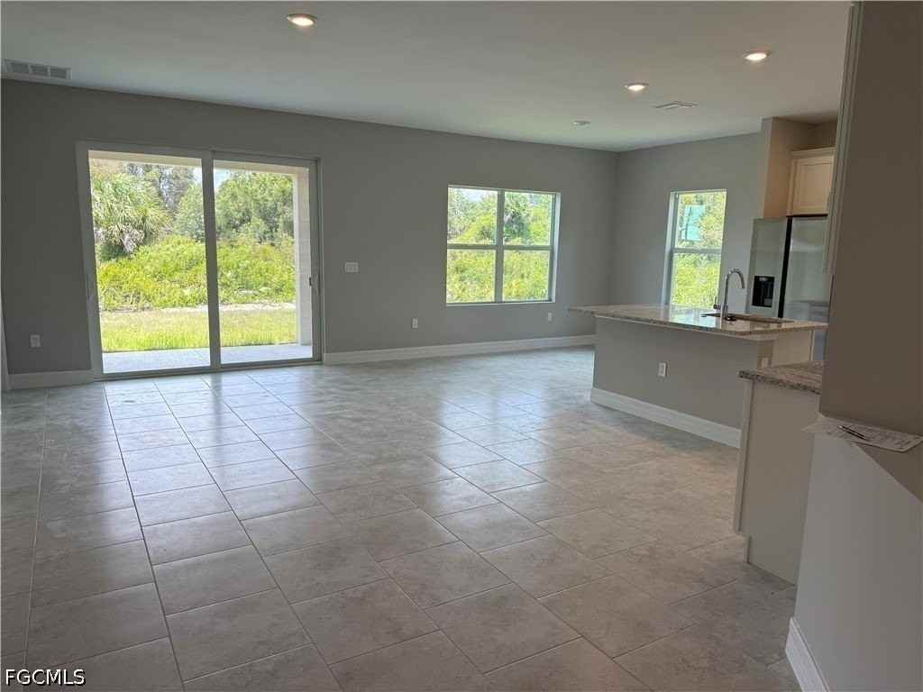 3607 62nd St W - Photo 4 of 31
