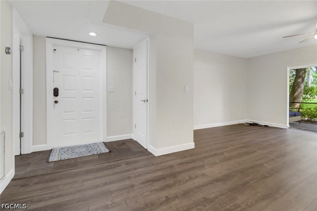 7115 Lakeridge Ct #110 - Photo 4 of 26
