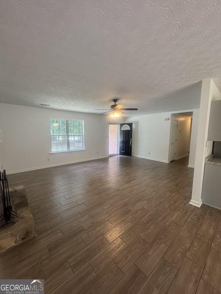 105 Fox Trail Pl - Photo 3 of 21