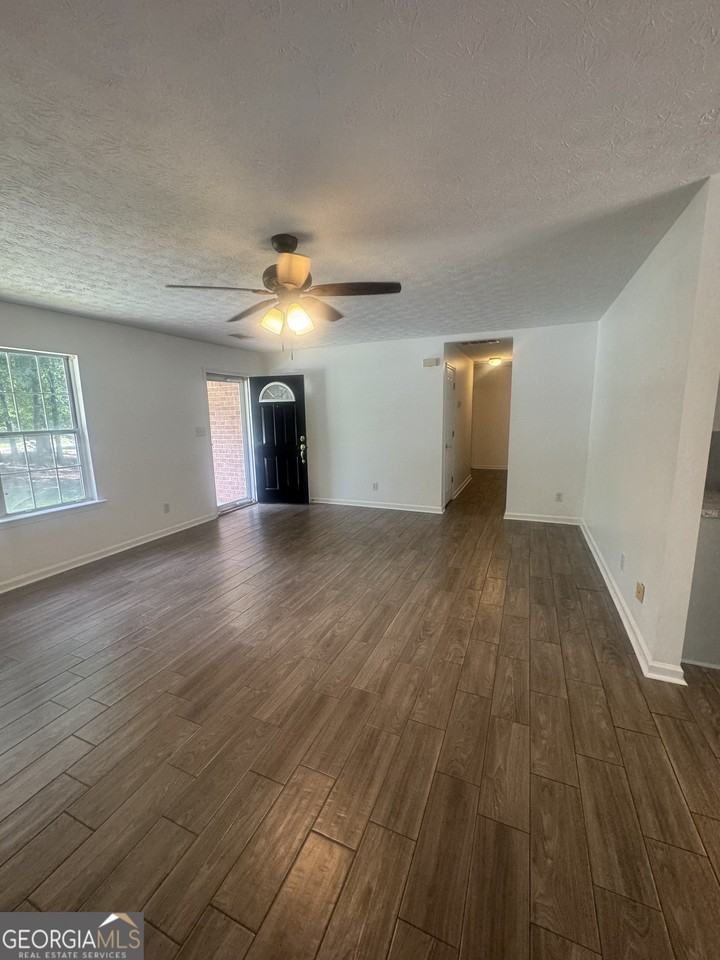 105 Fox Trail Pl - Photo 4 of 21