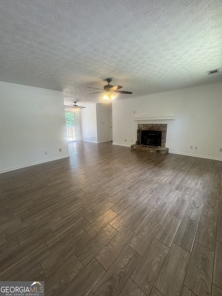 105 Fox Trail Pl - Photo 5 of 21
