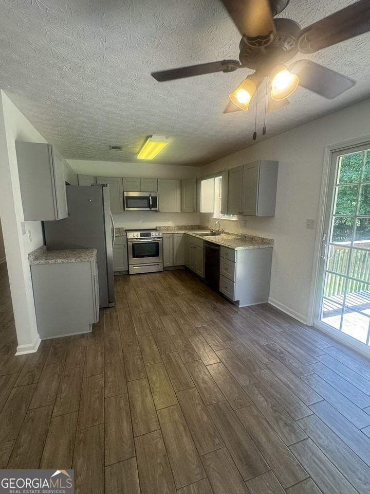 105 Fox Trail Pl - Photo 6 of 21