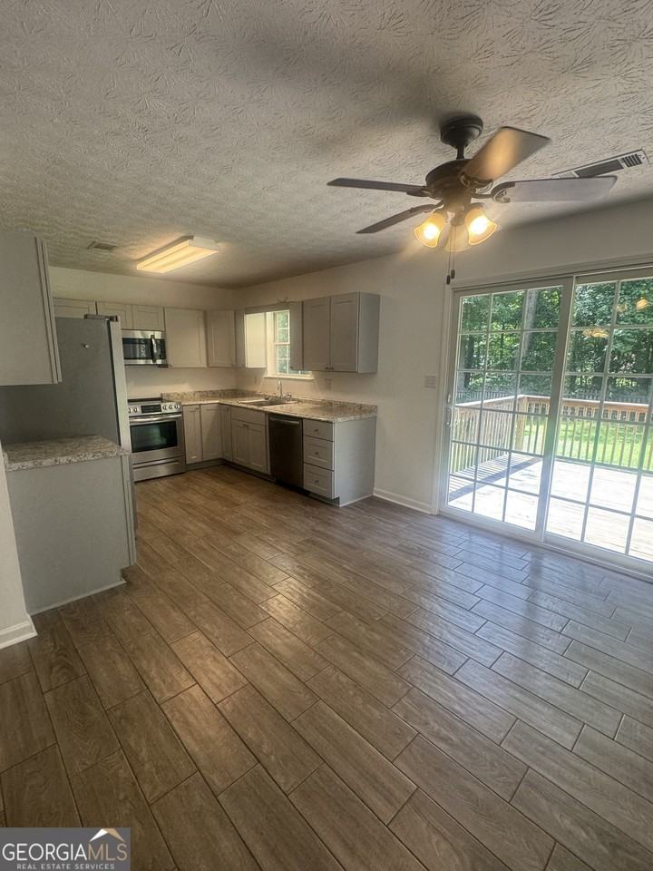 105 Fox Trail Pl - Photo 7 of 21