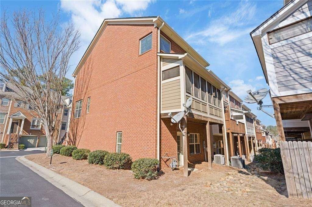 2763 Durham Dr Ne - Photo 4 of 50