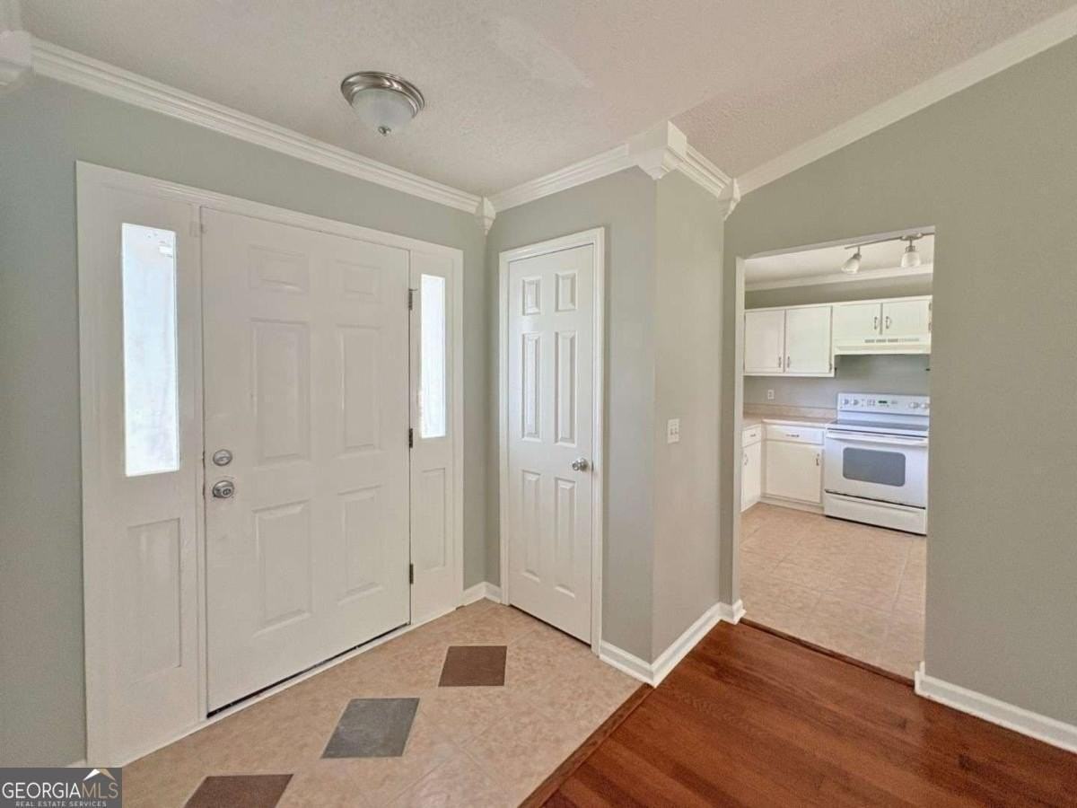 236 Woodbridge Rd - Photo 4 of 44
