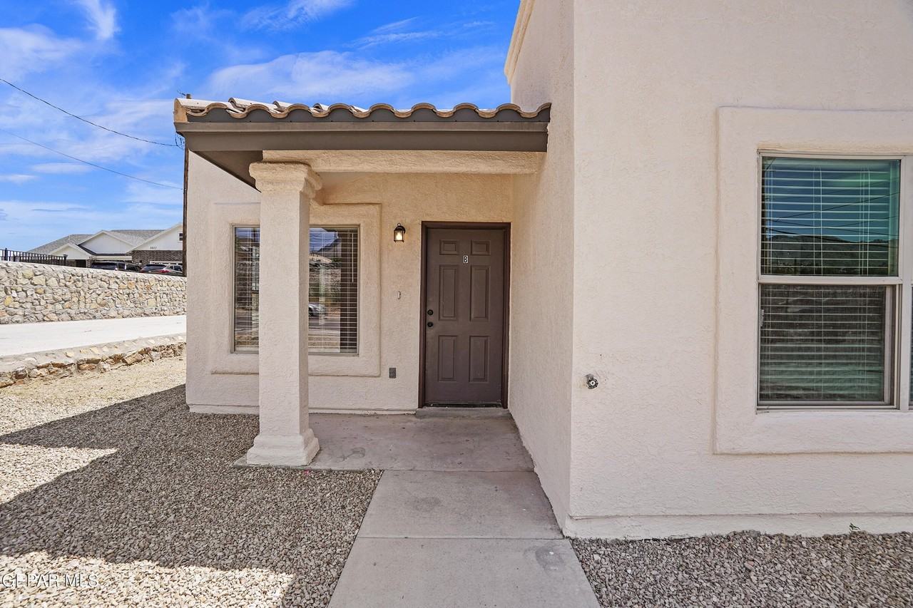 8804 Eclipse St #B - Photo 4 of 29